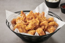 불티난 치킨배달…교촌 1분기 매출 17% 뛰어 역대 최대