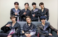 스트레이키즈 라이언 레이놀즈, 휴 잭맨 칭찬 믿기지 않아 [일문일답]