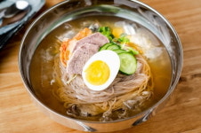메밀값 치솟자…삼계탕보다 비싸진 金냉면