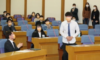 220만 유튜버 몸값은 '5억?'…카카오엔터, '머니게임' 진용진씨 채널 샀다