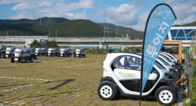 이게 차야, 오토바이야…트위지 부산 명물로 뜬다