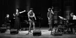 캐롤을 재즈로…올해 20주년 론 브랜튼 크리스마스 공연