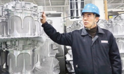 엔진부품 강자 삼기, 전기차 승부수 띄웠다