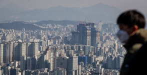 서울 집값 오르고 대출 옥죄니…소형 아파트에 역대급 몰렸다