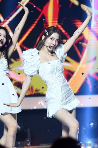 [포토] 르세라핌 사쿠라, '치명적인 눈빛'