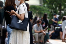 VIP들 사이선 이미 소문 퍼졌다…샤넬 매장 또 오픈런