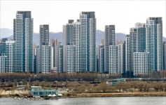 반포 아리팍 59억 또 신고가…15개월 만에 16억 뛰었다