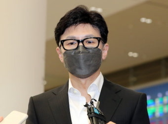 '7박 8일 미국 출장' 한동훈, 코로나 확진…자택 격리