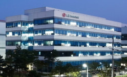 LG이노텍, 애플 긴축 경영 소식에 5%대 약세