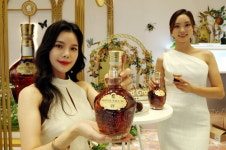 [포토] 로얄살루트 21년 블렌디드 그레인 출시 기념 팝업 스토어