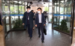 700억 횡령 간 큰 우리은행 직원…잔액까지 다 털어갔다 [오현아의 법정설명서]