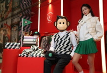 정용진, 골프장서 시선교란작전 펼치더니…부캐 제이릴라 골프복 내놨다