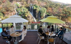 [포토] 서대문, 홍제천 폭포마당 수변테라스카페 오픈
