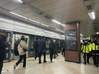 강추위, 지하철 파업, 전장연 시위까지…출근길 삼중고 [현장+]