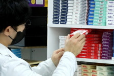 [속보] 중국 사재기 우려…약국 감기약 판매수량 제한한다