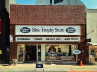 나오자마자 완판 MZ세대 열광…요즘 뜨는 성수동 핫플 [박동휘의 컨슈머 리포트]