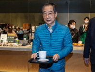한 총리 경동시장 스타벅스는 대기업-전통시장 상생 성공모델