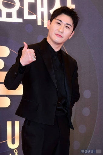 제34회 서울가요대상, 영탁 4관왕 수상에 화제! 아이들 대상 수상으로 음악축제 성공적 마무리