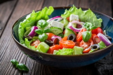 중소기업 설 선물로 샐러드 1kg 받은 직원…네티즌 갑론을박