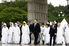 매년 오겠다 약속 지킨 尹…2년 연속 5·18 기념식 참석