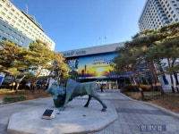 뭉쳐야 산다 소액주주 연대에 상장사들 진땀
