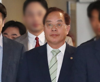 하윤수 부산교육감 1심서 당선무효형…벌금 700만원 [종합]