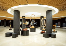 그녀가 펼쳐둔 산수화 속, 나는 한 마리의 꾀꼬리