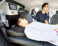 버스 왔네…시각장애인 지팡이가 움직였다
