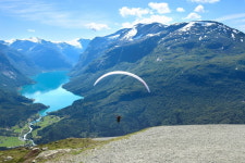 보령서 패러글라이딩하던 60대 조종사·20대 체험객 추락사