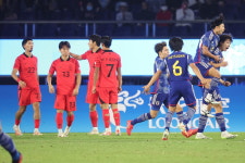 '한일전' 축구 결승, 시작 2분여 만에 실점…불안한 출발