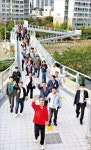 철길 지나 강 위로…포항 힐링숲 길어졌다