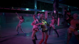 잘 봐, 언니들 싸움 대박인데…위지윅스튜디오 개미 눈물 [윤현주의 主食이 주식]