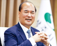 [인터뷰] 강영석 상주시장 상주 스마트팜 혁신밸리는 농업의 미래 위한 전진기지