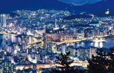 핫플로 뜨는 부산, 글로벌 인기 여행도시 됐다