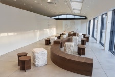 자라, 스튜디오 니콜슨과 두 번째 콜라보…성수동 카페서 팝업도