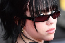 빌리 아일리시, 男 가수와 연애하더니…"여성에 끌린다"