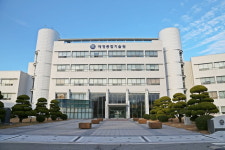 비누 팔던 애경산업의 변신…주가 2배 상승 기대감 폭발 [윤현주의 主食이 주식]