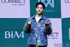 [포토] B1A4 신우, 포인트 안무 어때요~