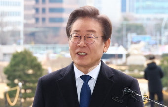 이재명, '탈당 행렬'에 