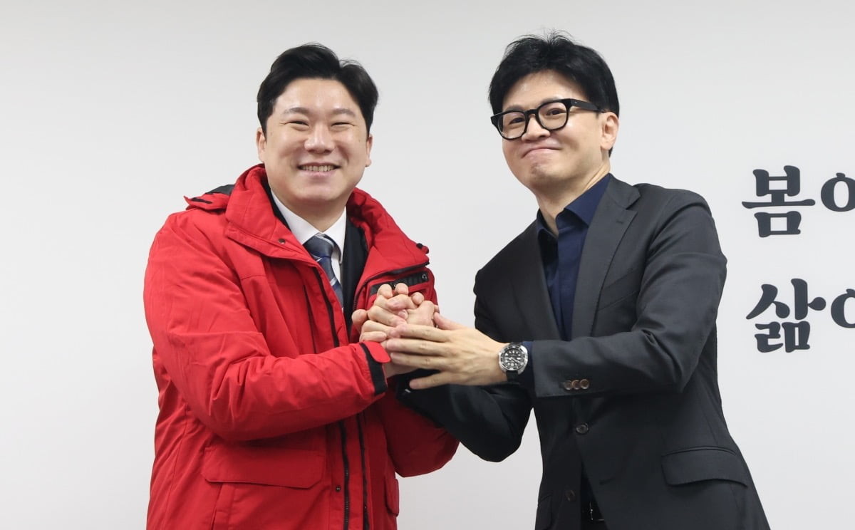 국민의힘 새 대표 한동훈, 결선 없이 확정…폭풍 변화 약속