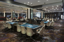 코스피로 이전 상장…파라다이스, 3%대 강세