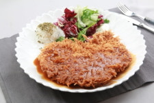 많이 못 먹어서요…어린이용 돈가스 시킨 어른 민폐일까