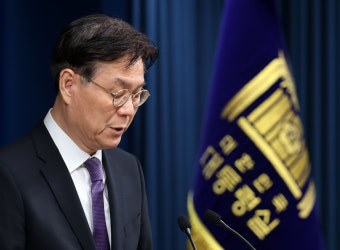 대통령실 참모 전원 사의…尹 