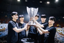 젠지, 사상 첫 4연속 우승…기인 '무관의 설움' 벗었다 [LCK 결승]