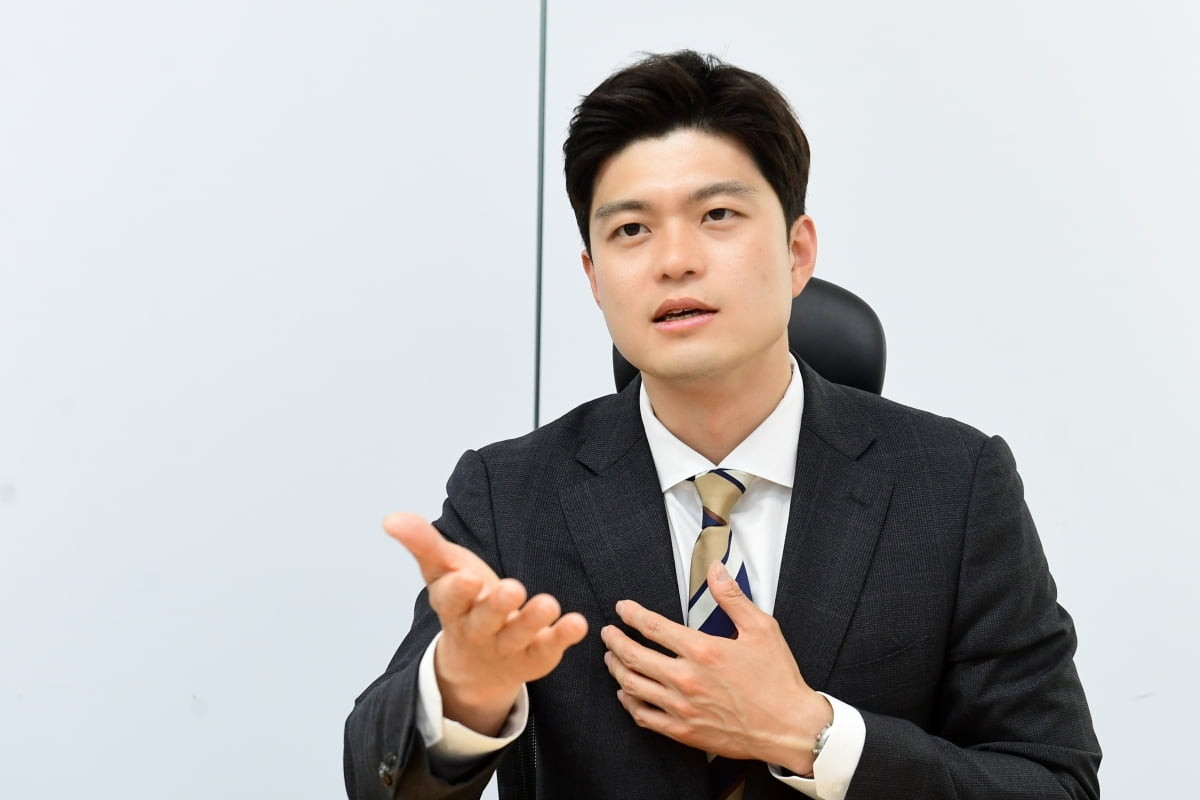 이재명, 흙수저 출신 대통령 당선…논란 속에 새로운 역사의 시작