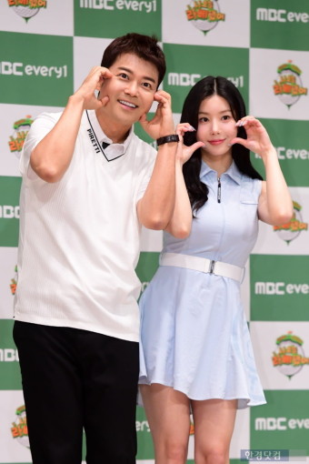 [포토] 전현무-권은비, '나 오늘 라베했어' 사랑해 주세요~