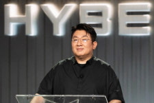 하이브는 게임 체인저인가, 룰 브레이커인가 [연계소문]