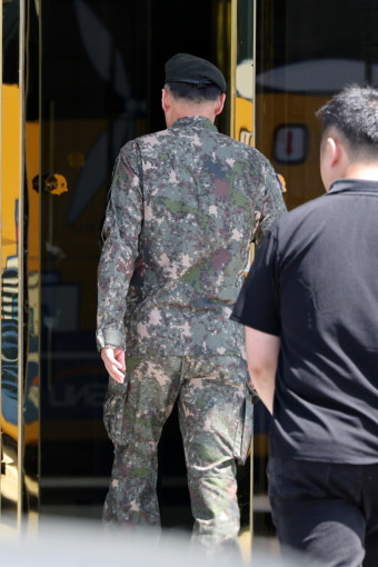 얼차려 받던 훈련병 사망 '중대장 신상털기'…젠더갈등으로 번졌다