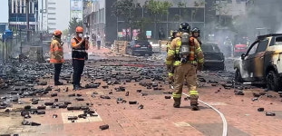 부산 한 마트서 화재 발생…검은연기 치솟고 아수라장