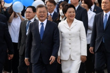 기내식만 6000만원 쓴 김정숙…與 4인 가족 5년치 식비